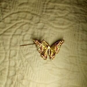Elegant Butterfly Brooch in Gold and Pink